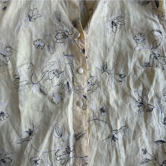 Tweeds Linen Pale Yellow Blouse With Black & White Floral Embroidery ~ 1X - Picture 10 of 15
